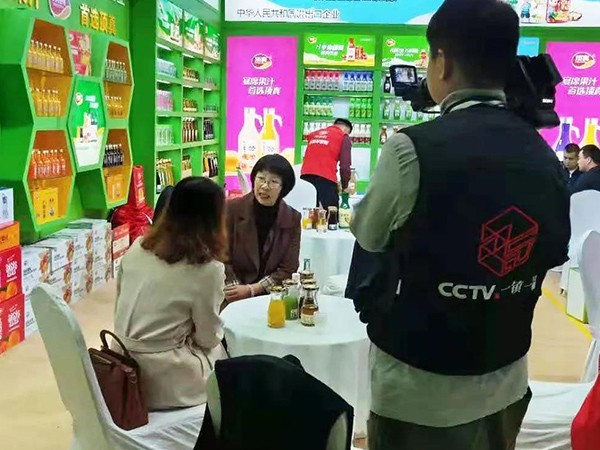 牢記初心匠心閃耀—長(zhǎng)沙糖酒會(huì)火熱進(jìn)行，頂真食品接受央視專訪！